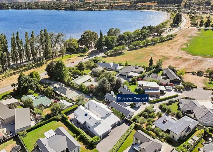 Jessies Lakehouse - Your Perfect Base *