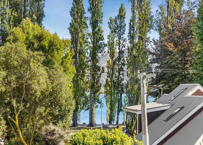 Jessies Lakehouse - Your Perfect Base Holiday home Wanaka